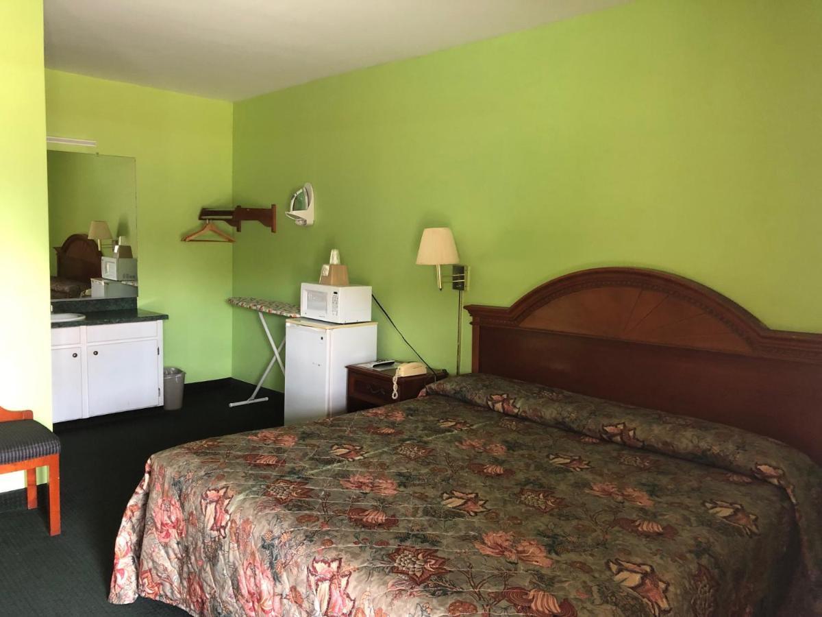 Ranch House Motel Марксвилл Экстерьер фото